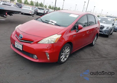 2014 Toyota Prius V Five z USA, uszkodzony, nr VIN JTDZN3EU8E3320808